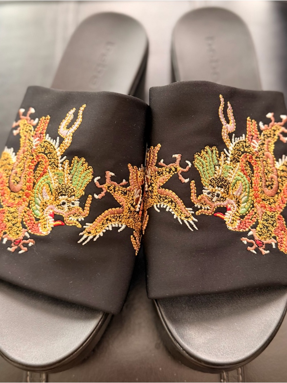 ***VINTAGE***  Y2K bebe Embroidered Dragon Platform Slide Sandals Size 9 - Picture 2 of 7